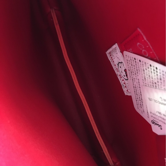 Furry Hello Kitty Tote - Picture 3 of 6